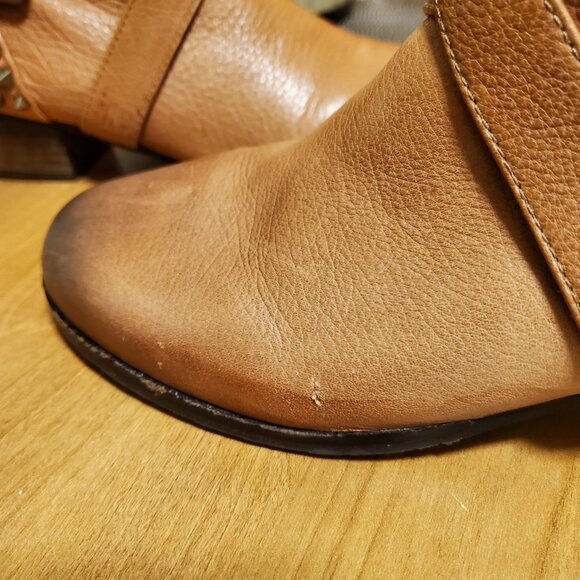 Vince Camuto Marcin Leather Studded Ankle Bootie Tan Brown - (8.5B / 38.5) - Picture 13 of 16